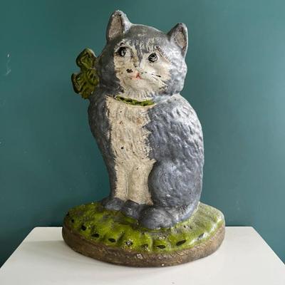 Hubley, c 1930 gray and white cat cast iron doorstop