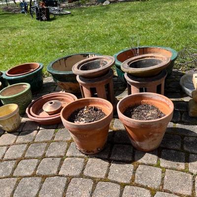 How does your garden grow? We have lots of beautiful vintage planters, copper fire pit covers, antique English cast iron planters, an...