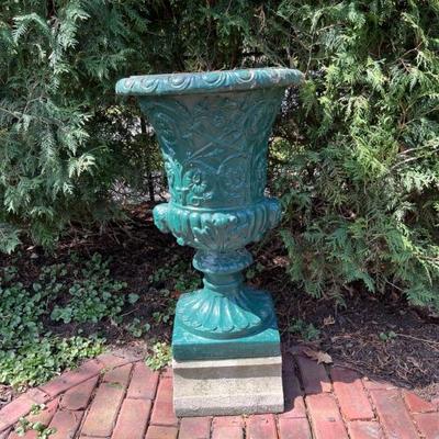 How does your garden grow? We have lots of beautiful vintage planters, copper fire pit covers, antique English cast iron planters, an...