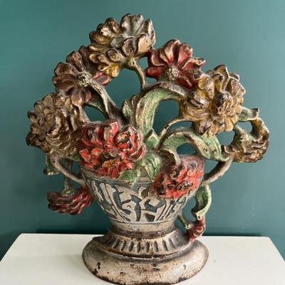 Hubley, c 1940, basket of flowers cast iron doorstop