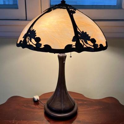 Handel slag glass lamp with water lily overlay and original base, Art Nouveau, late 19th/early 20th century