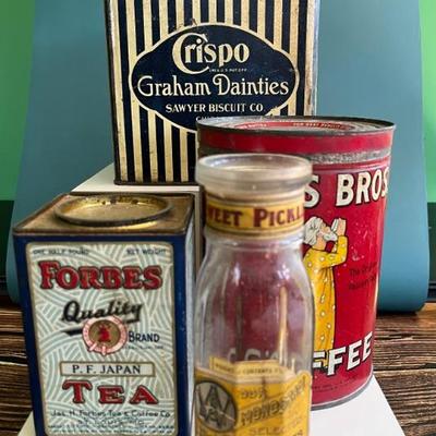 Antique advertising tins and cardboard containers: G&P bread, McLaughlin Coffee, Quaker, CR Tartar, Wag Coffee, Scheppâ€™s Cocoanut,...