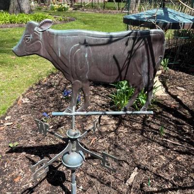 How does your garden grow? We have lots of beautiful vintage planters, copper fire pit covers, antique English cast iron planters, an...