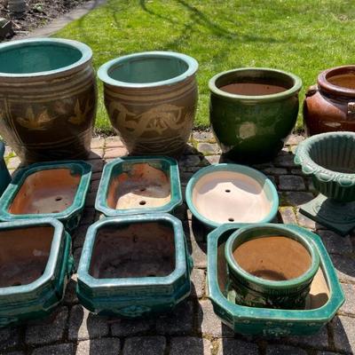 How does your garden grow? We have lots of beautiful vintage planters, copper fire pit covers, antique English cast iron planters, an...