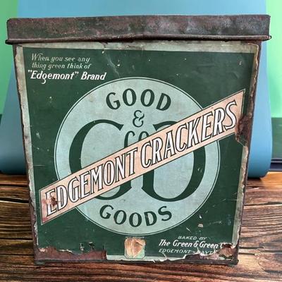 Antique advertising tins and cardboard containers: G&P bread, McLaughlin Coffee, Quaker, CR Tartar, Wag Coffee, Scheppâ€™s Cocoanut,...