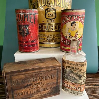 Antique advertising tins and cardboard containers: G&P bread, McLaughlin Coffee, Quaker, CR Tartar, Wag Coffee, Scheppâ€™s Cocoanut,...