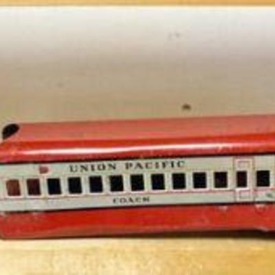 1177	MARX O GAUGE UNION PACIFIC TIN LITHO TRAIN ENGINE WITH 2 CARS
