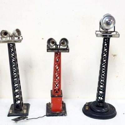 1215	MODEL TRAIN METAL O GAUGE ACCESSORIES, ASSORTED LIGHTING
