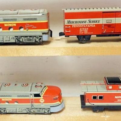 1178	MARX O GAUGE MONOM TIN LITHO TRAIN ENGINE WITH 3 CARS
