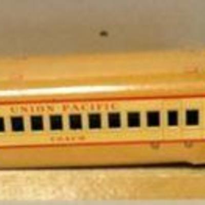 1176	O GAUGE TIN LITHO UNION PACIFIC TRAIN ENGINE WITH 2 CARS
