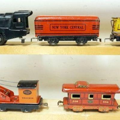 1167	MARX O GAUGE TRAIN, LOCOMOTIVE WITH 4 CARS
