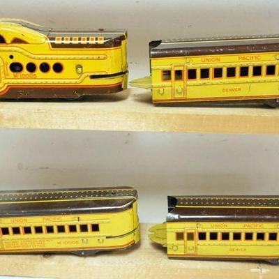 1179	MARX O GAUGE UNION PACIFIC TIN LITHO TRAIN ENGINE WITH 3 CARS
