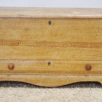 1140	ANTIQUE GRAIN PAINTED DOVETAILED BLANKET CHEST ON BRACKET FEET W/ONE DRAWER & GLOVE BOX INTERIOR, APPROXIMATELY 45 IN X 20 IN X...