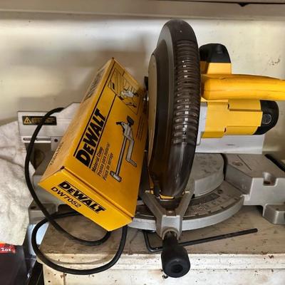 DEWALT Mitre Saw