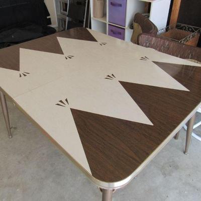 Nice old table with 2 chairs