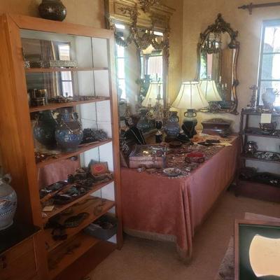 Another wall in jewelry room