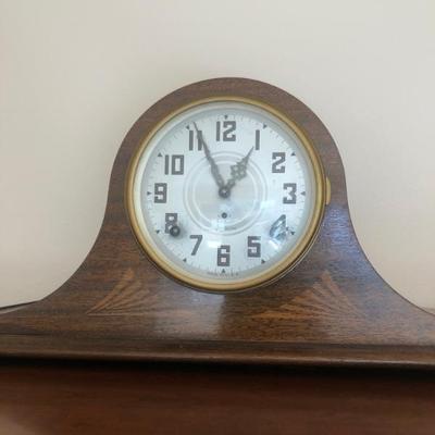 Antique mantel clock 