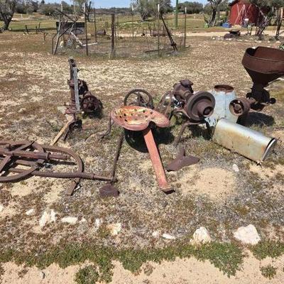 #1326 â€¢ Lawn Art
