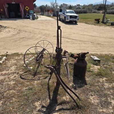 #1328 â€¢ Lawn Art
