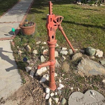 #1386 â€¢ Vintage Water Pump
