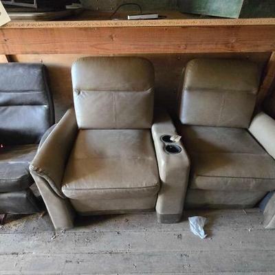 #4022 â€¢ 3 Reclining Chairs
