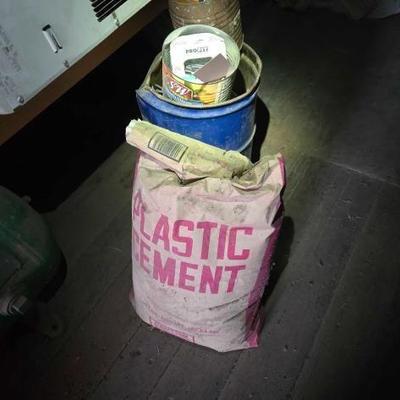 #4042 â€¢ Plastic Cement 94lbs Metal Drum full of Nails
