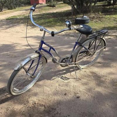 #4001 â€¢ Schwinn Beach Cruiser
