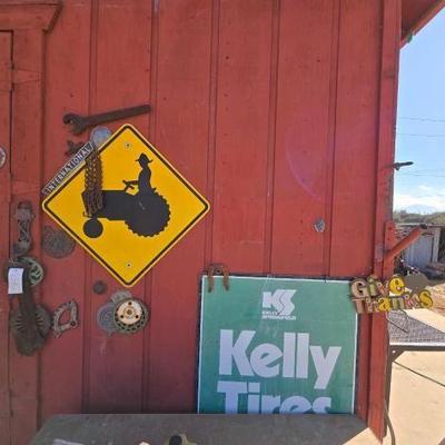 #2510 â€¢ Barn Decorations
