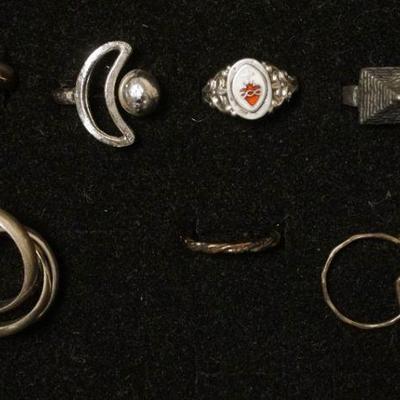 1262	ASSORTMENT OF  RINGS, TRIPLE RING MARKED MEXICO. SOME MARKED STERLING
