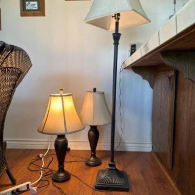 #1208 â€¢ 3 Lamps
