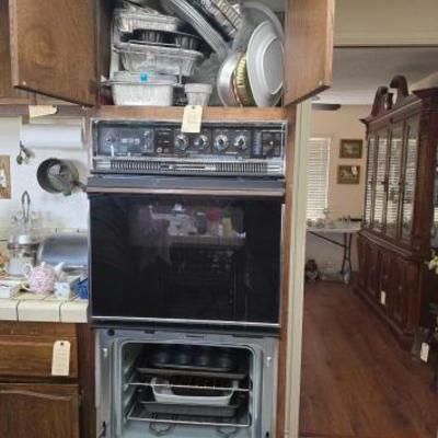 #1128 â€¢ Baking Pans, Baking Tins, Platters, Cast Iron Pan
