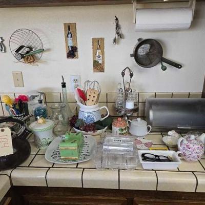 #1124 â€¢ Tea Pot, Kirkland Pan, Black and Decker Can Opener, Wall Decorations
