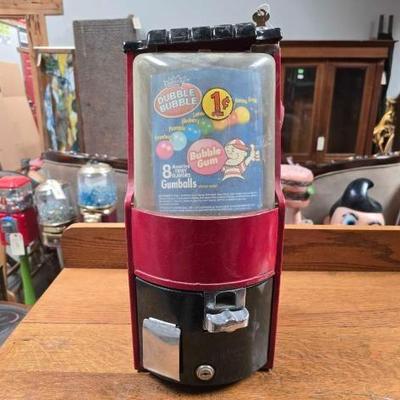 #2126 â€¢ Vintage Gumball Machine
