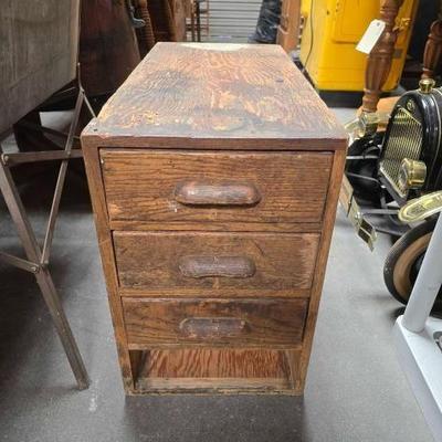 #2090 â€¢ Antique End Table
