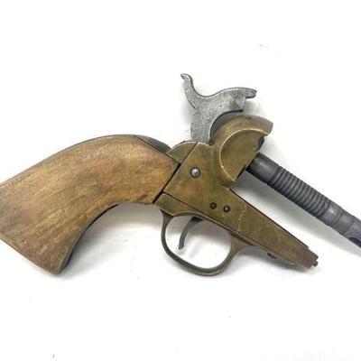 #1330 â€¢ Black Powder Revolver Handle
