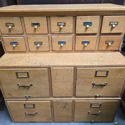 #2048 â€¢ Library Bureau File Box
