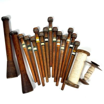 Lot of Vintage Wooden Spool Bobbins