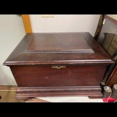Stella Music Box with discs, working condition.