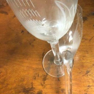 Pair Lalique, France Angel crystal champagne flutes glasses 8 1/8"
