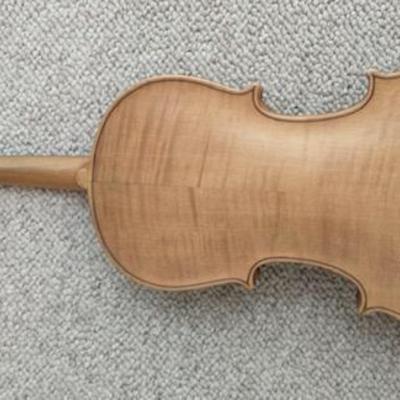 Cajun fiddle, needs to be restrung