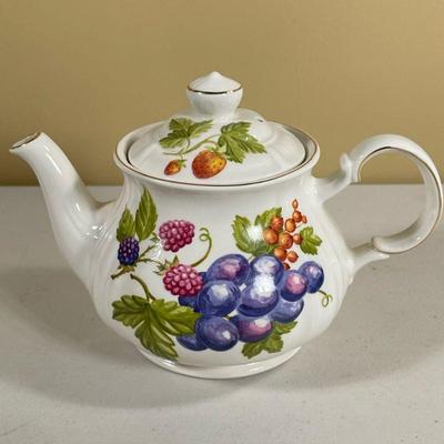 WINDSOR DECORATIVE TEAPOT | Fruity/floral design - h. 6 in

