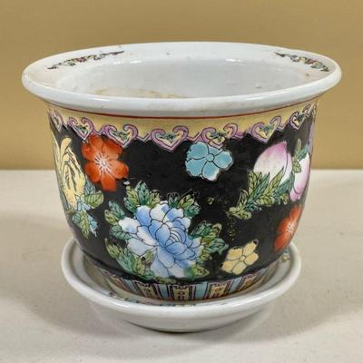 FAMILLE NOIR PLANTER | With underplate. - h. 6 x dia. 7 in


