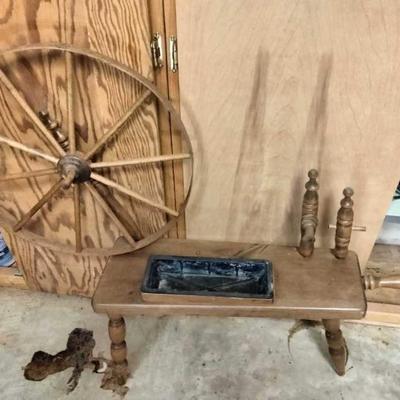 Spinning wheel planter