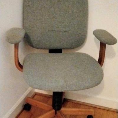 Desk chair