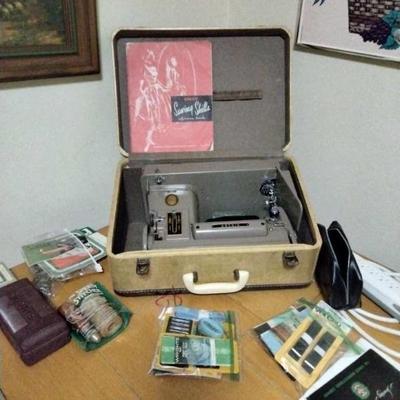 Vintage Singer 301 sewing machine/ carrying case & table