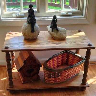 Side table & figurines