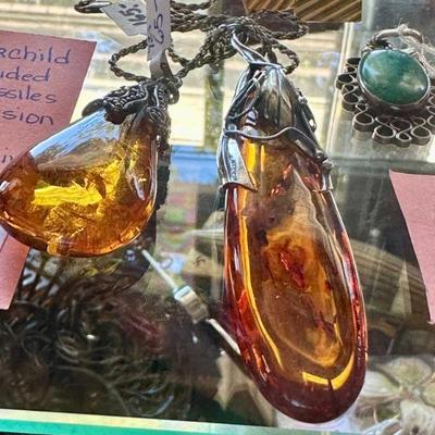 Amber jewelry 