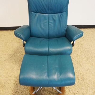 1263	STRESSLESS EKORNES BLUE *MAYFAIR* SIGNATURE CHAIR WITH OTTOMAN

