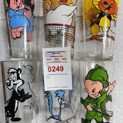 Porky Pig, Speedy Gonzales, Elmer Fudd, Pepe' Le Pew, Road Runner Glasses