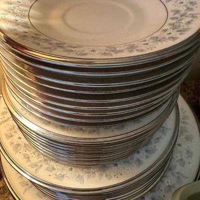 Lenox Christmas Dishes